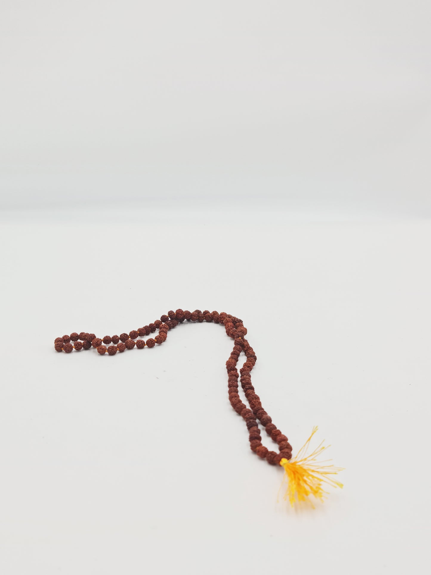Mala de Rudraksha Mediano